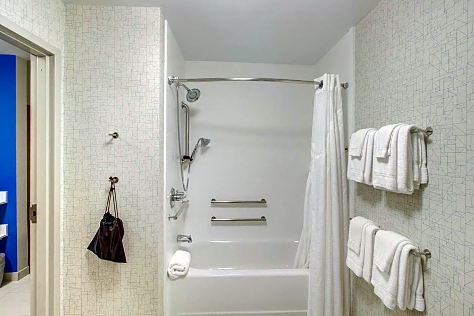 Holiday Inn Express - Fort Walton Beach Central by IHG