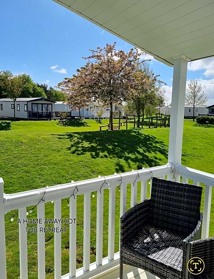 A HOME AWAY HOT TUB RETREAT AT Tattershall lakes country park
