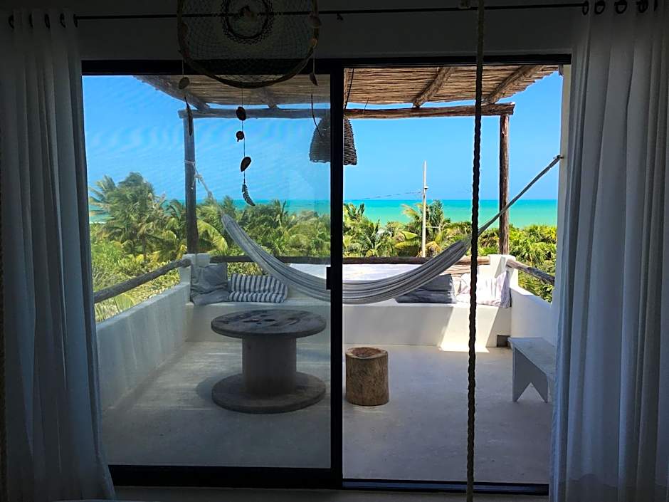 LunArena Barefoot Hotel