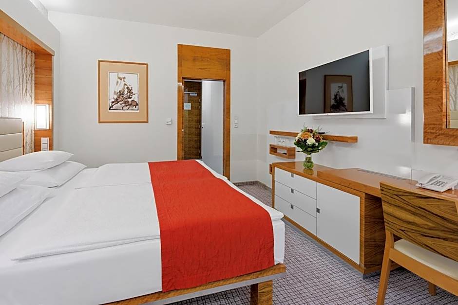 St. Joseph Royal Regent