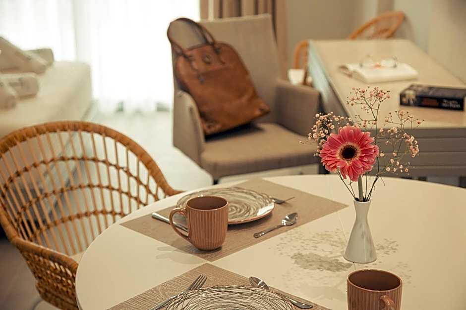 IO Luxury Pool & Hot Tub Suites