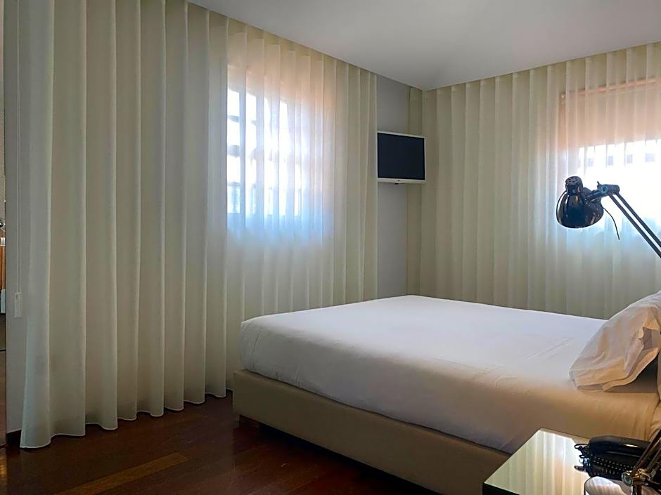 Oca Ribeira do Porto Hotel