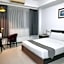 Townhouse Oak Vera Hotel Near Clark International Airport