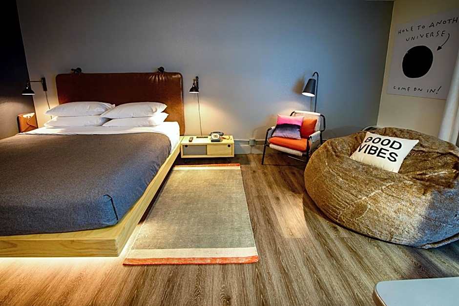 Moxy by Marriott Phoenix Tempe/ASU Area