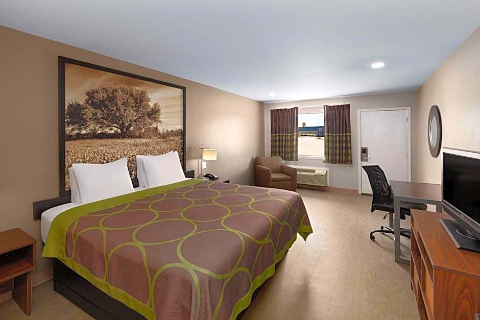 Super 8 by Wyndham Buffalo