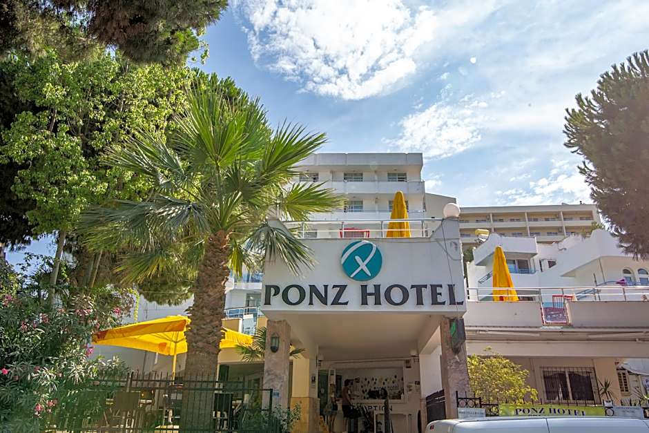 Ponz Hotel
