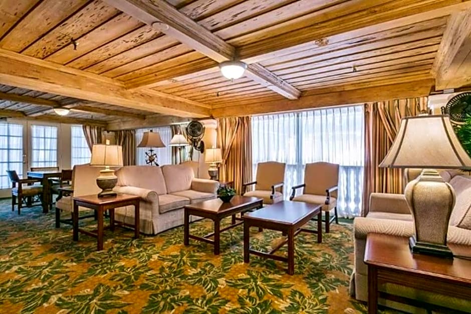 Hemingway Suites at Palm Beach Hotel Island