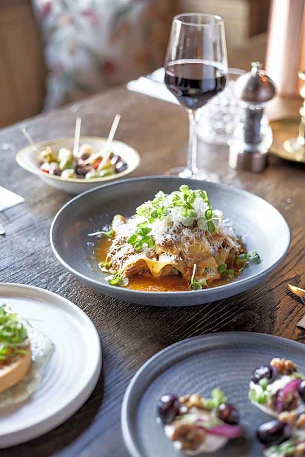 The White Hart, Wroughton