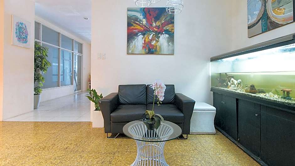 RedDoorz @ Melbourne Suites Makati