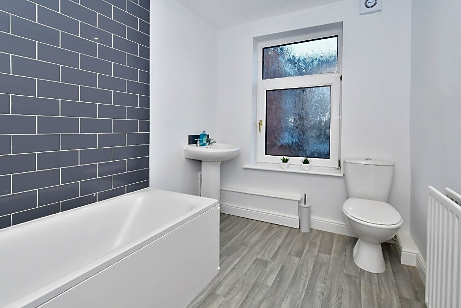 Townhouse @ 272 Walthall Street Crewe