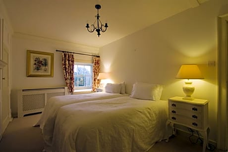 Superior 2 Beds, Garden View