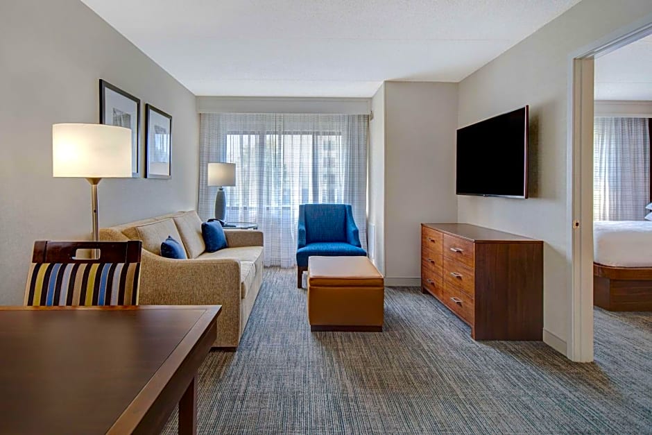 Embassy Suites By Hilton Detroit Metro Airport