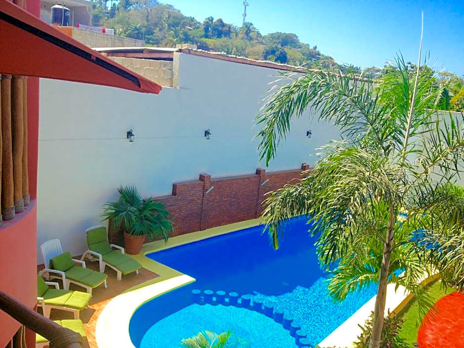 Hotel y Suites Los Encantos