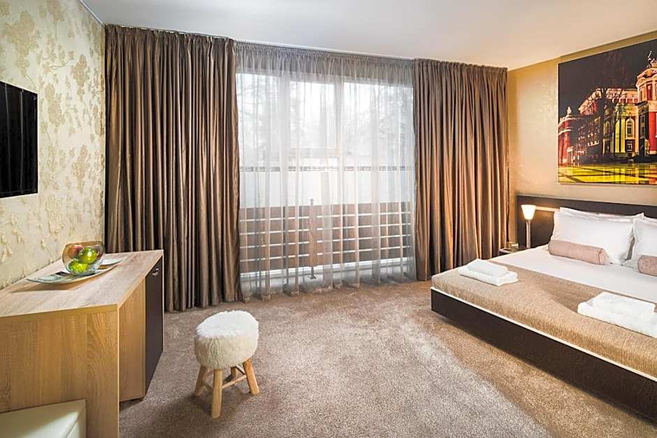 Central Point Boutique Hotel