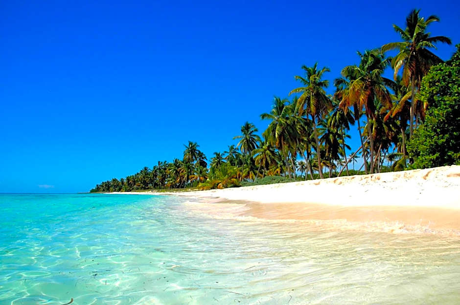 Los Flamencos Aparthotel Beach Club