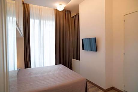 Triple Room with Side Sea View