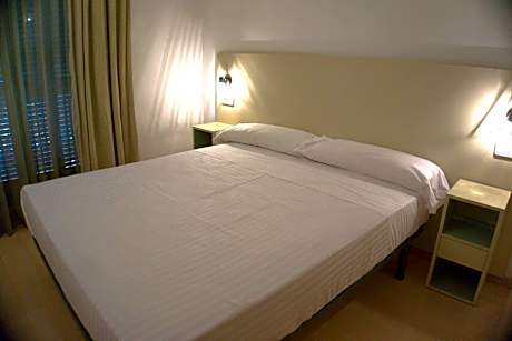One-Bedroom Apartment (2 Adults)
