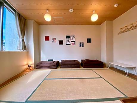 Japanese-Style Room (3 Adults)