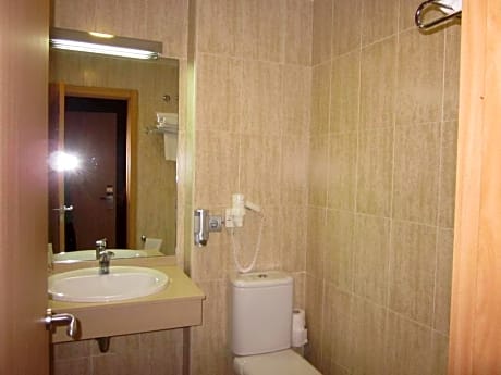 DOUBLE EXTERIOR ROOM WITH VIEWS