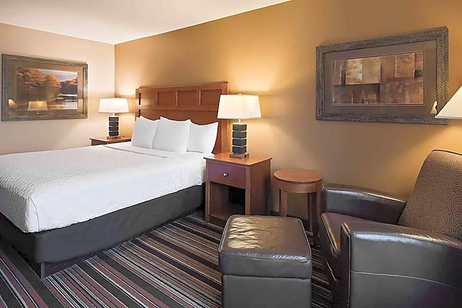 Wyndham Bloomington - Mall of America