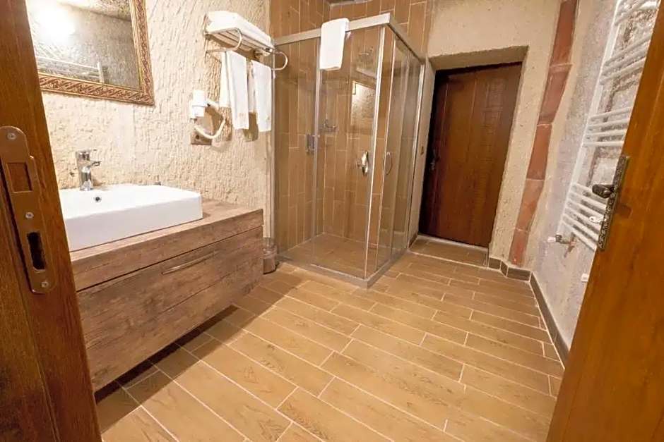 Mesken Cave Suites