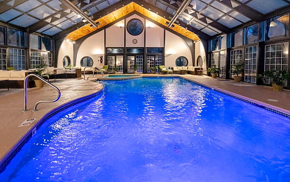Chateau Merrimack Hotel & Spa