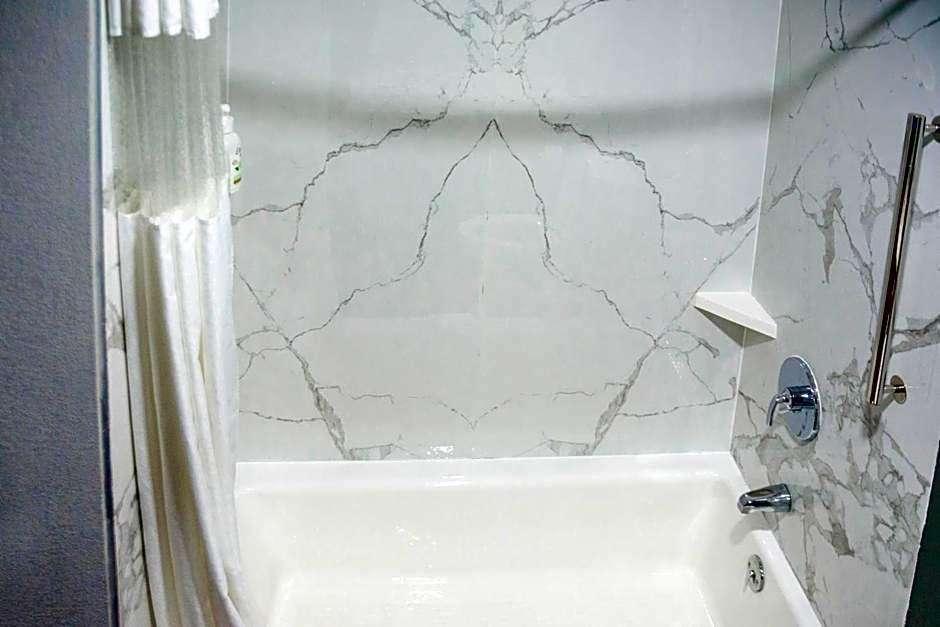 La Quinta Inn & Suites by Wyndham Fayetteville I-95