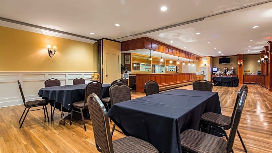 Best Western Mill River Manor
