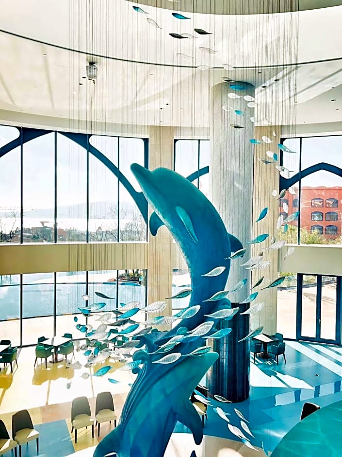 Dolphin Bay Hotel