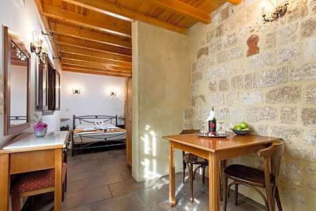 Studio with Balcony (2 Adults)