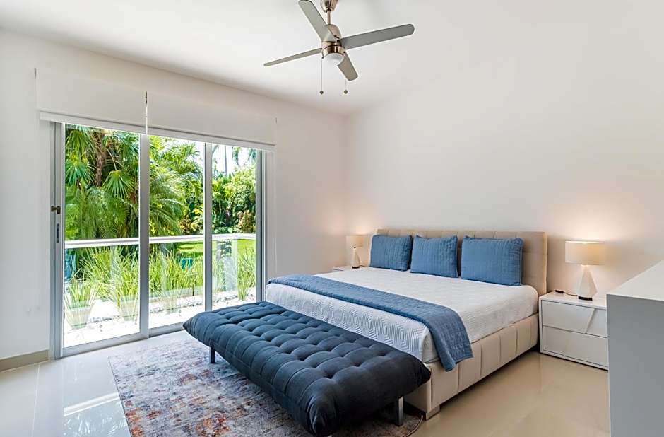 Mareazul Beach Front Condos At playa del Carmen