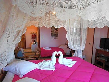 Triple Room with Sea View and Fireplace