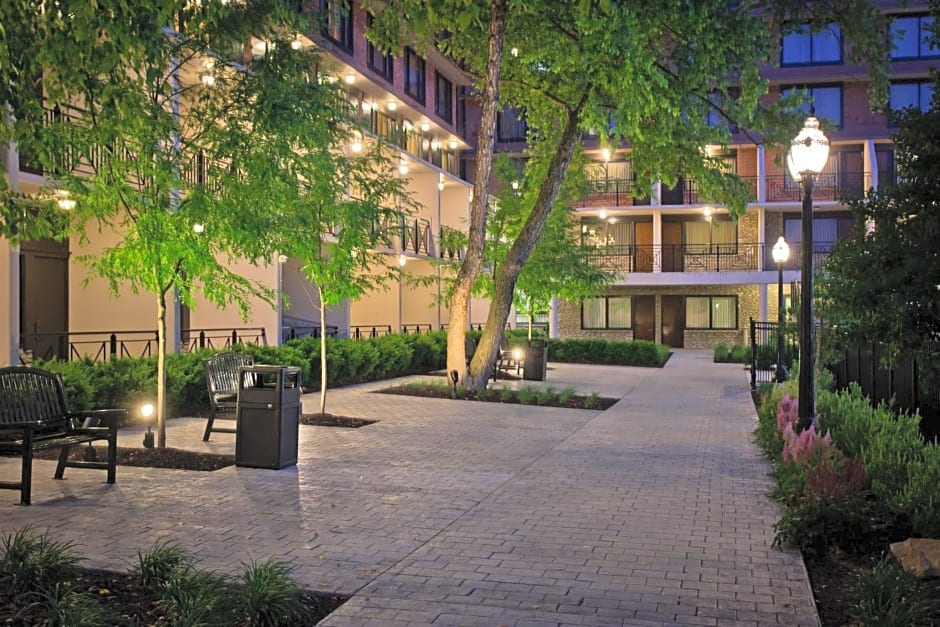 Crowne Plaza Louisville Airport Expo Ctr By IHG