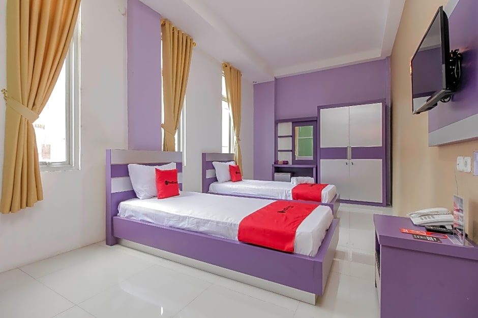 RedDoorz Plus near Stasiun Bekasi