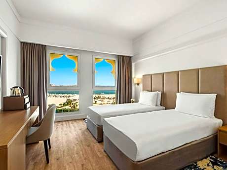 Deluxe Twin Room with Pool or Sea View