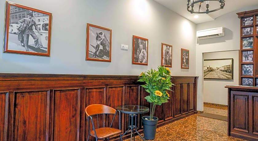 SANS Hotel Empress Simpang Lima