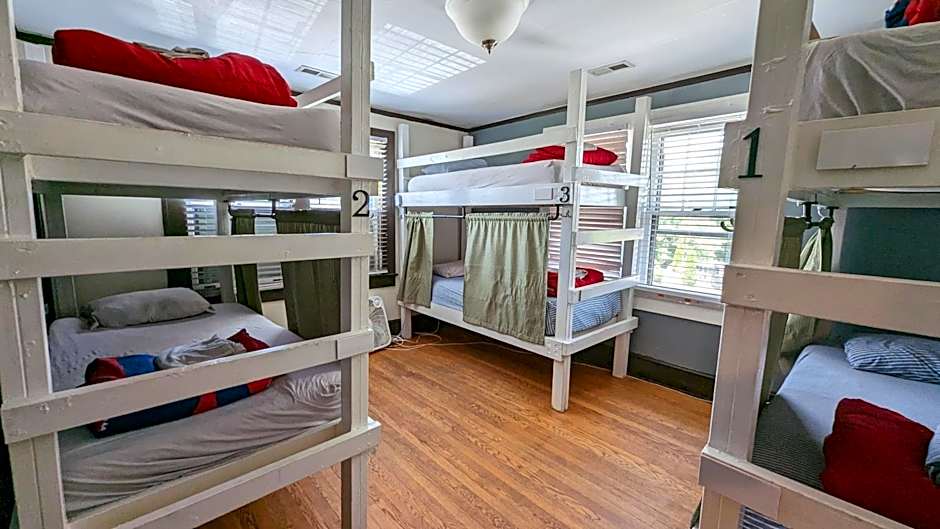 Bon Paul & Sharky's Hostel