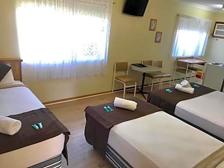 Family Room - Pets on Request