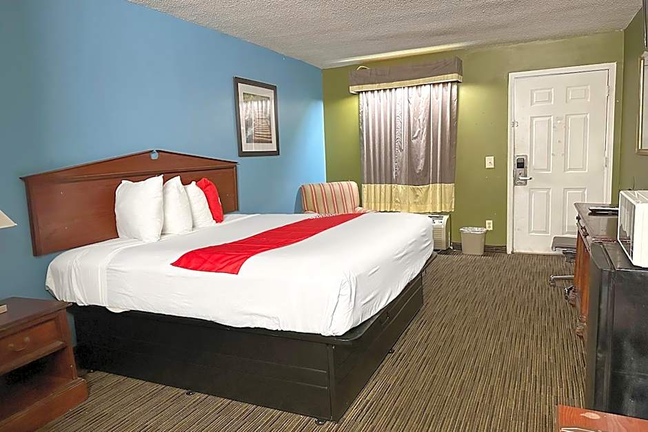 Bonita Lakes Inn