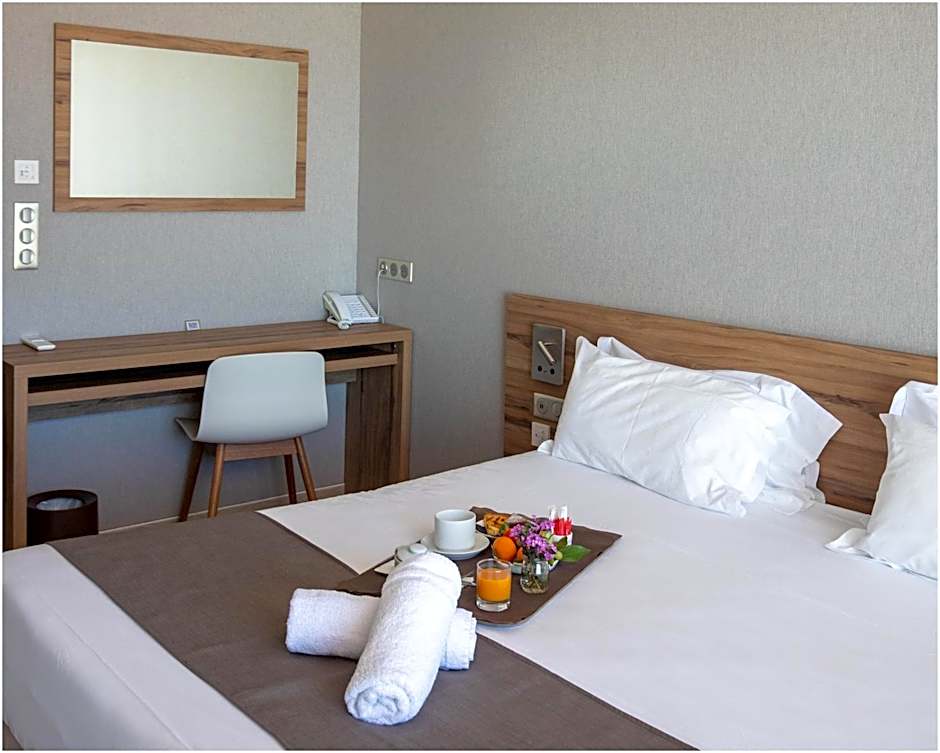 Photo 1 of 4 of Comfort 2 Twin Beds, Sea View
