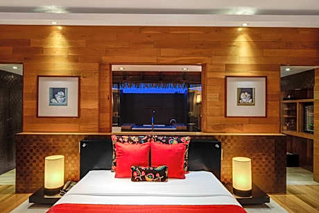 Honeymoon Villa with Private Pool & Jacuzzi