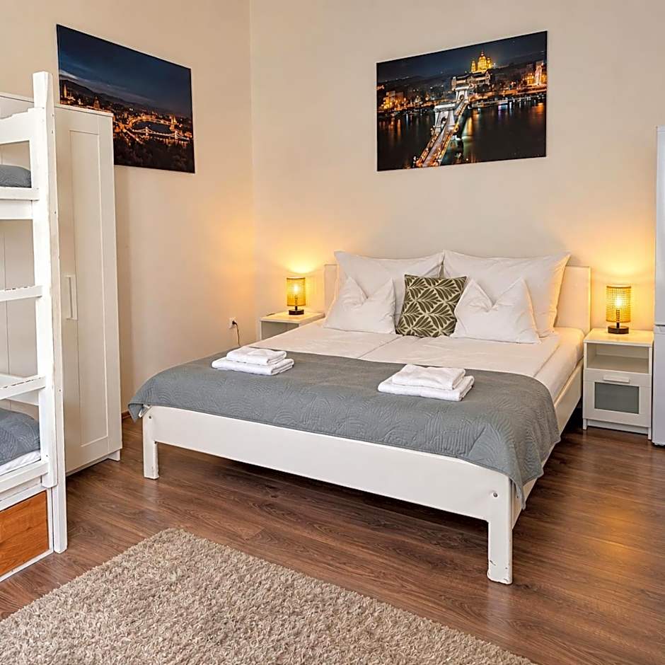 GoodMo Budapest Smart Rooms