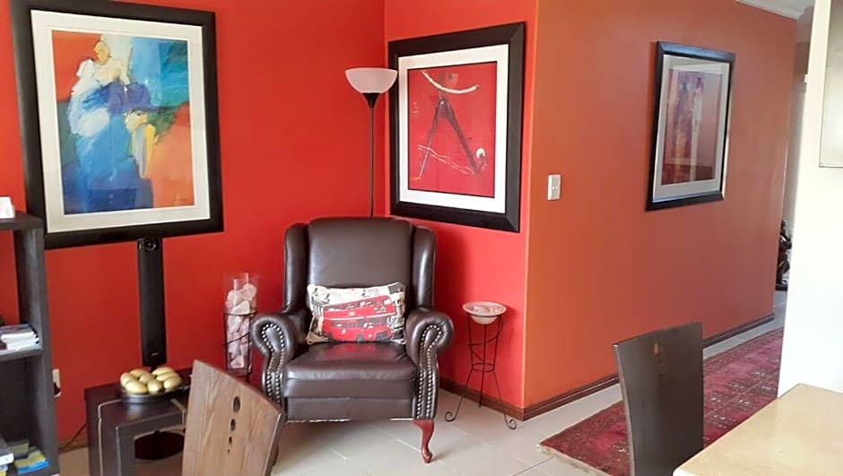 Crystalvilla Guesthouse - Adults Only