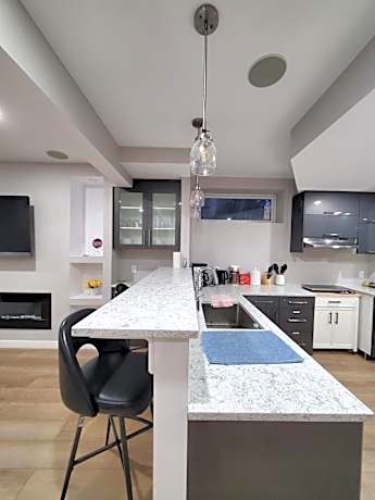 Private Entrance 2 Bed 1 Bath