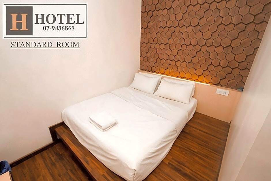 H hotel