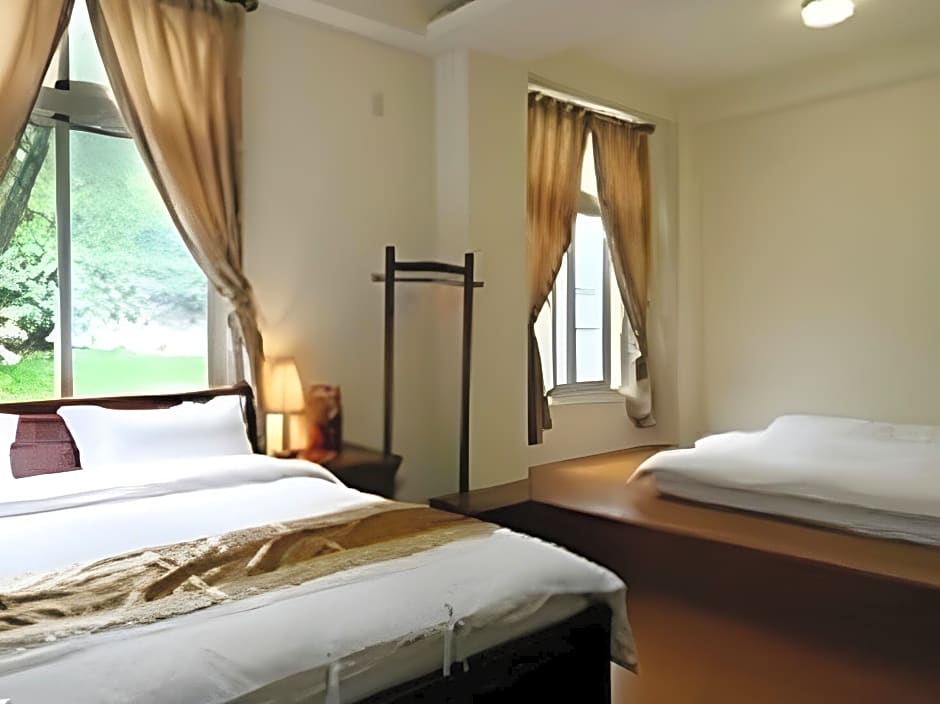 Young Chi Ku Hot Spring B&B