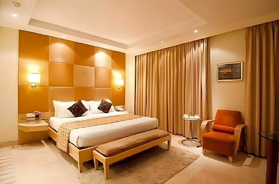 Ascot Hotel