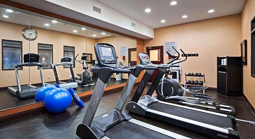 Best Western Plus KC Speedway Inn & Suites