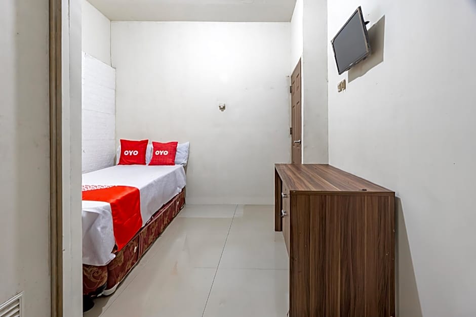 OYO 93863 Dv Homestay Syariah Genteng