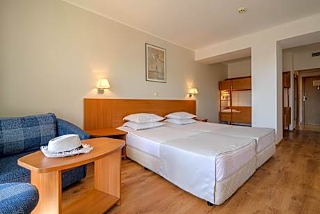 Junior Suite with Pool View and balcony